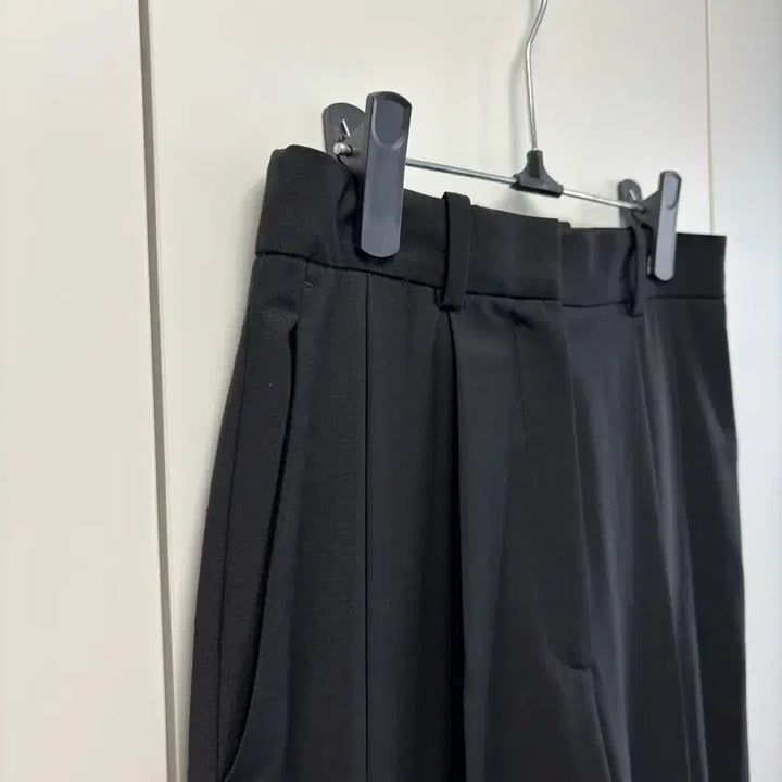 [BUNJANG] Cos Two-Tuck High-Waist Slacks Pants / Cos 코스 투핀턱 슬랙스 팬츠