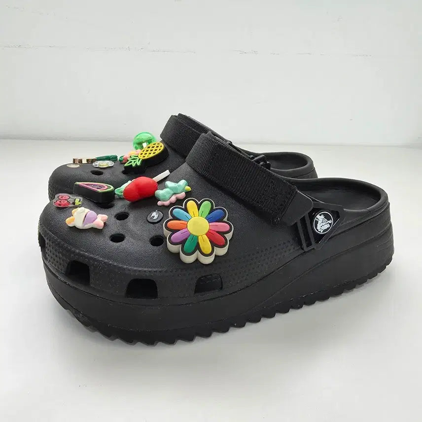 [BUNJANG] Crocs Platform Clogs (240) with Jibbitz / [240]크록스 플랫폼 클로그 (지비츠포함)