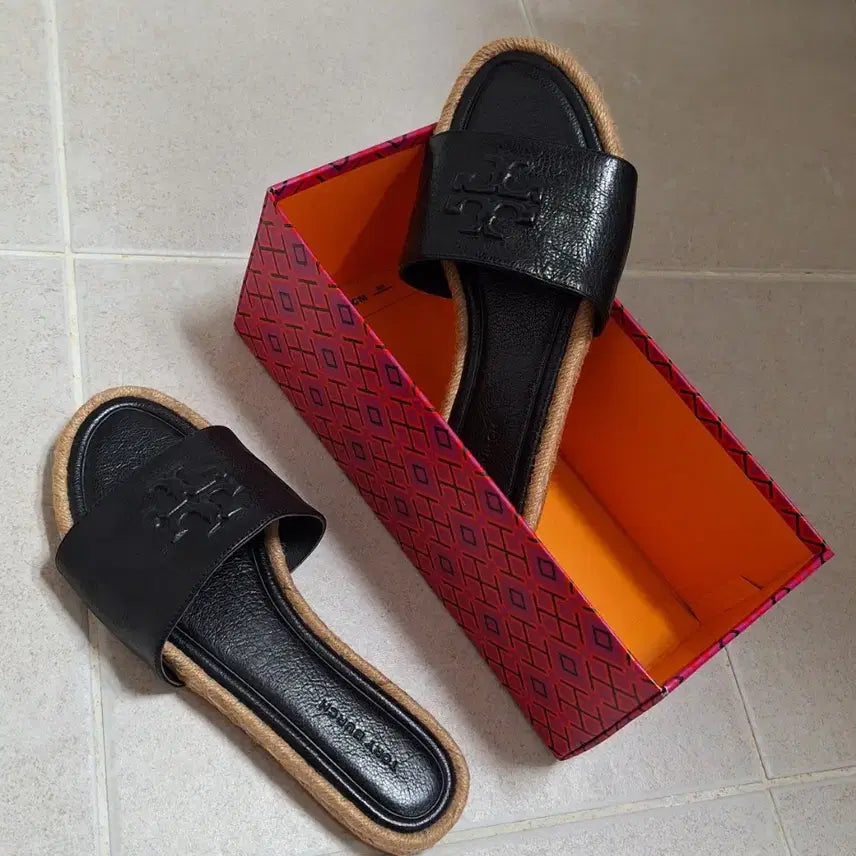 [BUNJANG] Tory Burch Leather Slippers Size 7 (240mm) / 토리버치 슬리퍼 새상품