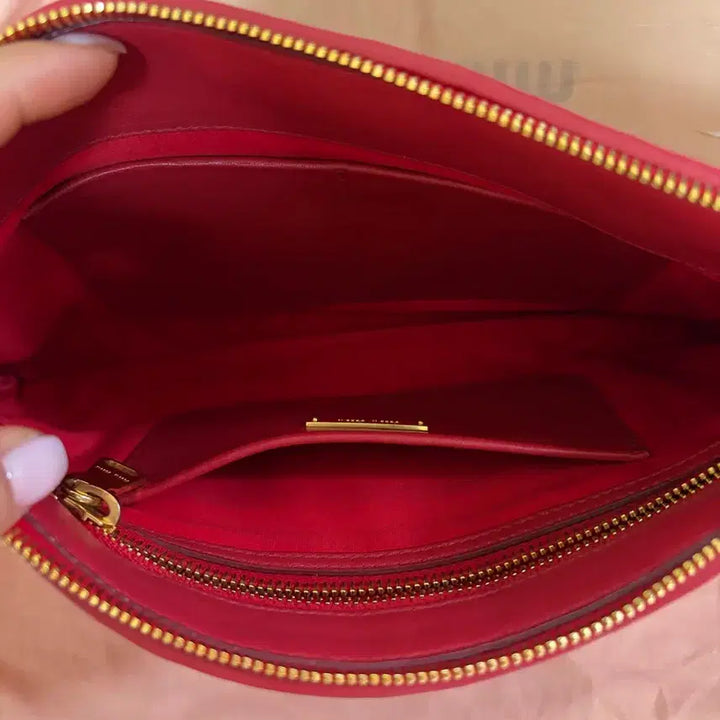 [BUNJANG] Miu Miu Matelassé Clutch Red / 미우미우 마테라쎄 클러치 레드