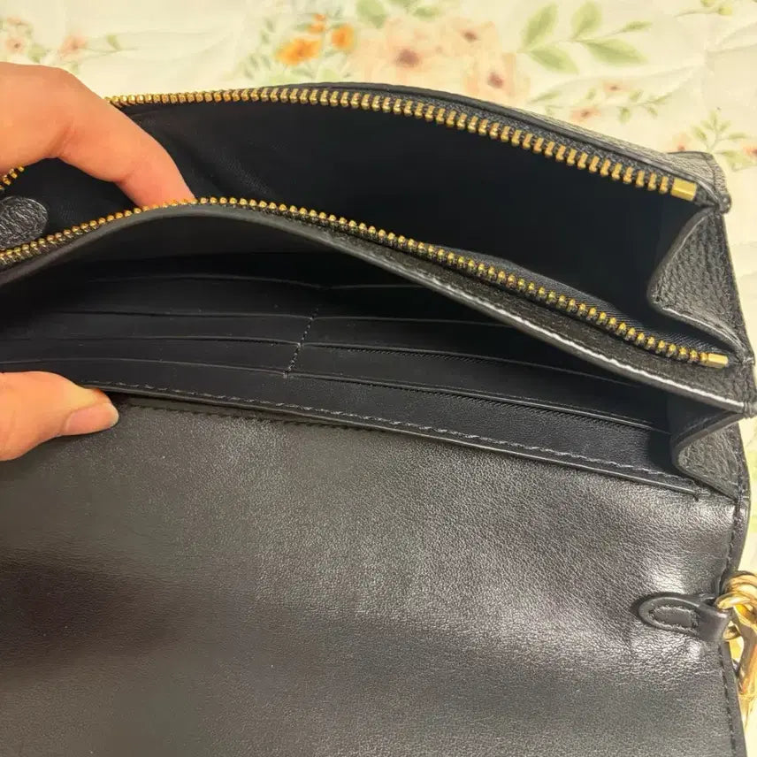 [BUNJANG] Coach Black Leather Crossbody Wallet Handbag / 코치 블랙 가죽 크로스백 지갑형 핸드백