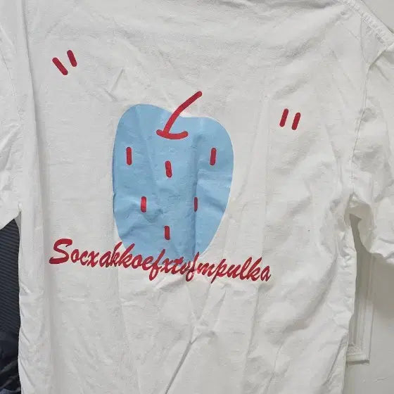 [BUNJANG] White Short-Sleeve T-Shirt with Printing / 흰색 프린팅 반팔 티셔츠