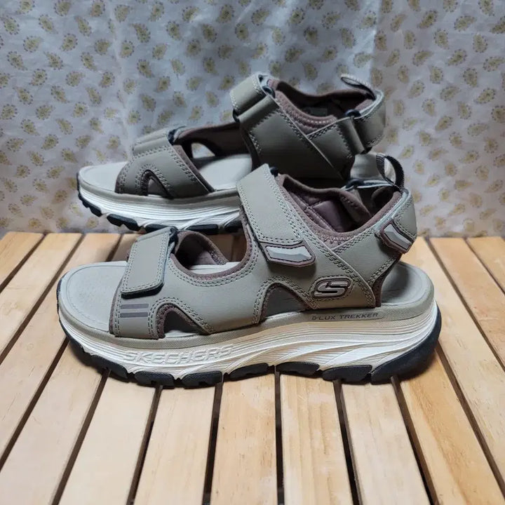 [BUNJANG] Skechers Deluxe Tracker Sandals Men&