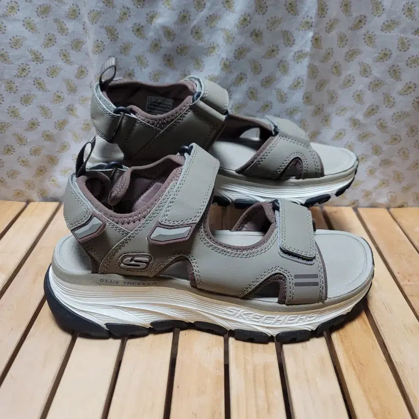 [BUNJANG] Skechers Deluxe Tracker Sandals Men&