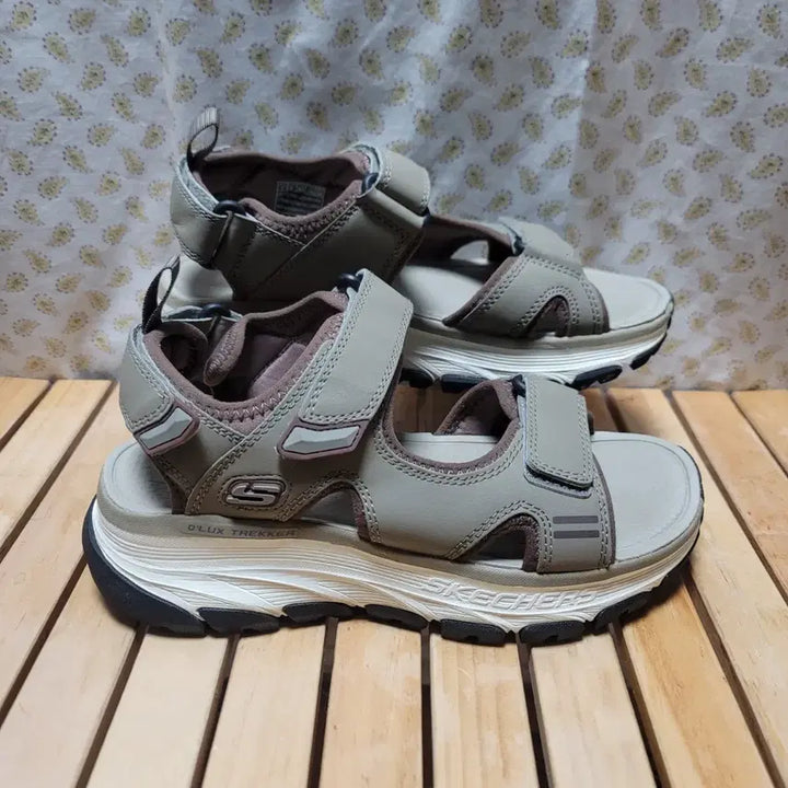 [BUNJANG] Skechers Deluxe Tracker Sandals Men&