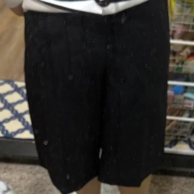 [BUNJANG] Uniqlo U by G.V.G.V. Black Shorts / 유니클로 U by G.V.G.V. 블랙 반바지