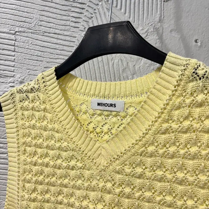 [BUNJANG] We Are Fewer Yellow Knit Vest / 위아워스 노랑 니트 베스트