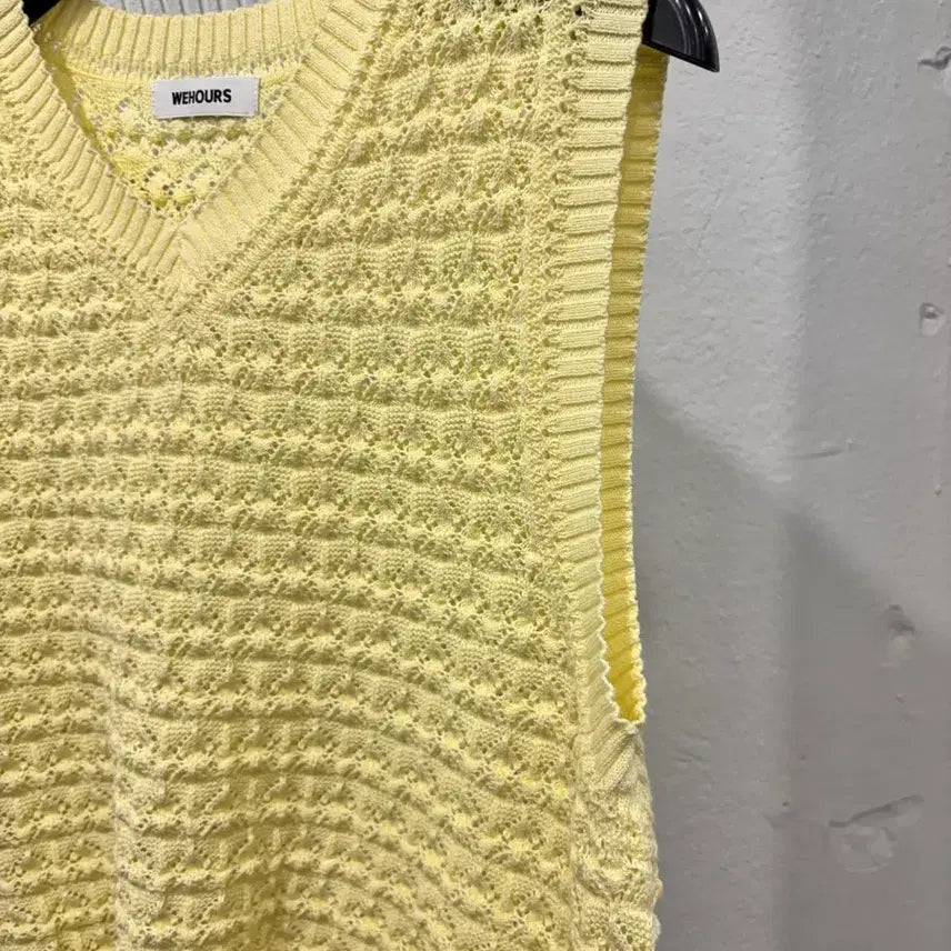 [BUNJANG] We Are Fewer Yellow Knit Vest / 위아워스 노랑 니트 베스트