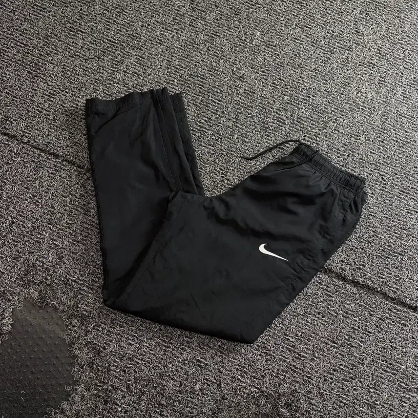 [BUNJANG] Nike Swoosh Dri-FIT Woven Training Pants / 나이키 스우시 드라이핏 우븐 트레이닝 팬츠 4423