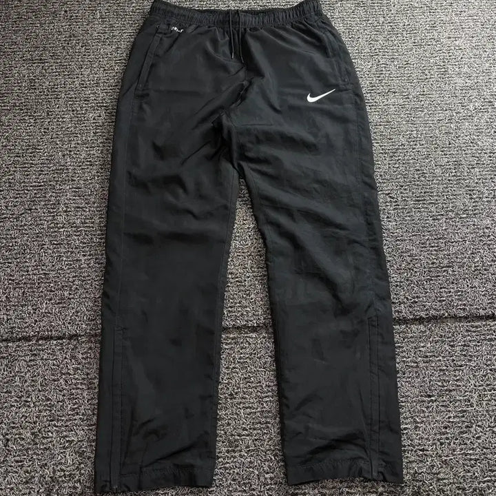 [BUNJANG] Nike Swoosh Dri-FIT Woven Training Pants / 나이키 스우시 드라이핏 우븐 트레이닝 팬츠 4423