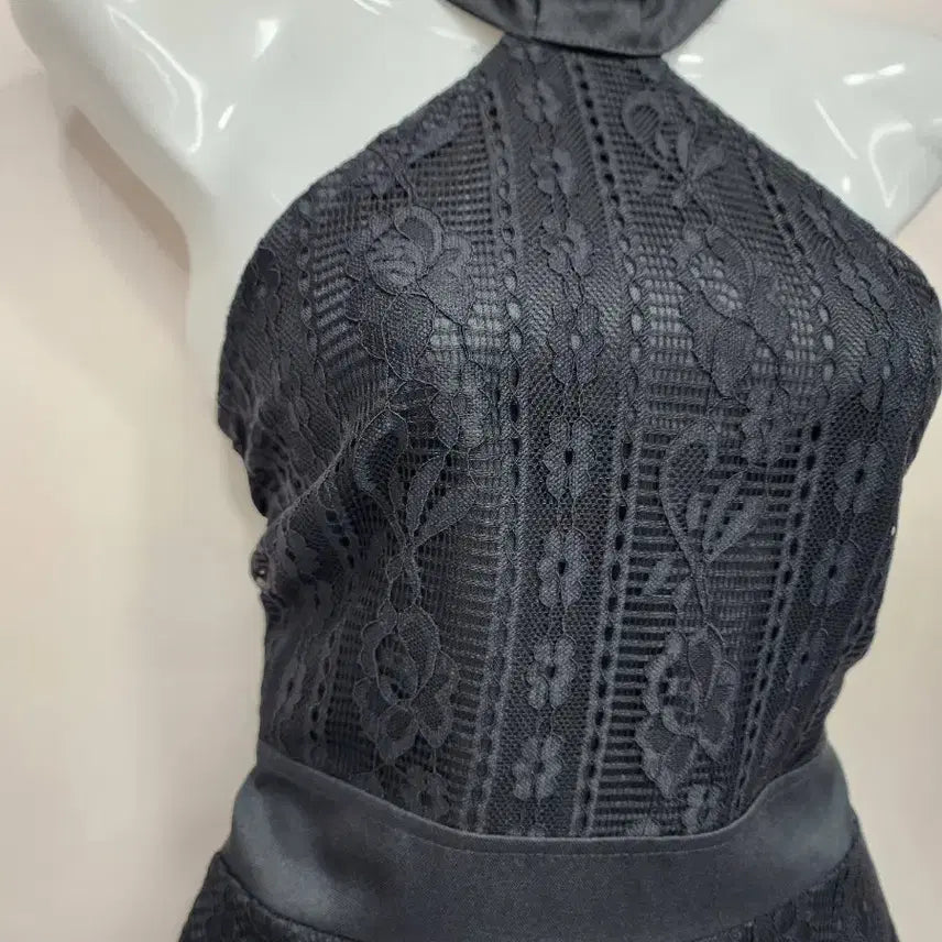 [BUNJANG] Black Lace Halterneck Mini Dress / 새상품/블랙 레이스 홀터넥 미니 원피스