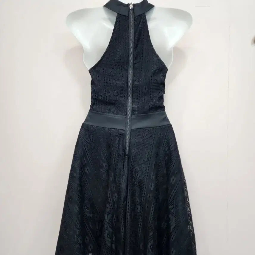 [BUNJANG] Black Lace Halterneck Mini Dress / 새상품/블랙 레이스 홀터넥 미니 원피스