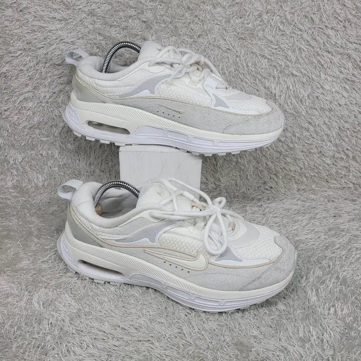 [BUNJANG] Nike Air Max Bliss LX Sneakers / 구제짱짱맨 240 나이키 에어맥스 블리스 LX 스니커즈