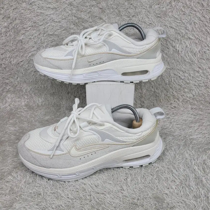 [BUNJANG] Nike Air Max Bliss LX Sneakers / 구제짱짱맨 240 나이키 에어맥스 블리스 LX 스니커즈