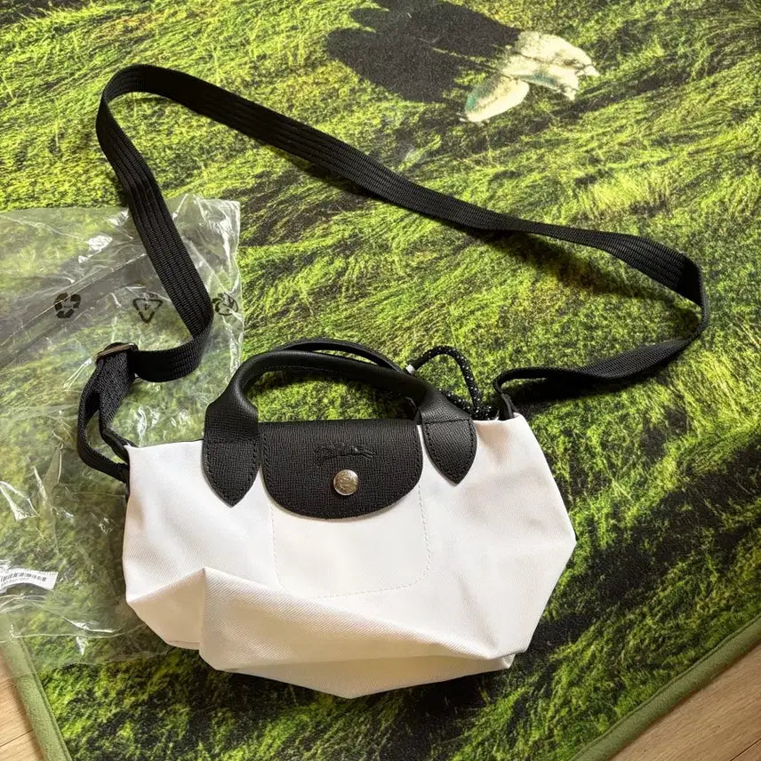 [BUNJANG] Longchamp Le Pliage White Shoulder Bag / 롱샴 르플리아쥬 화이트 숄더백 새상품
