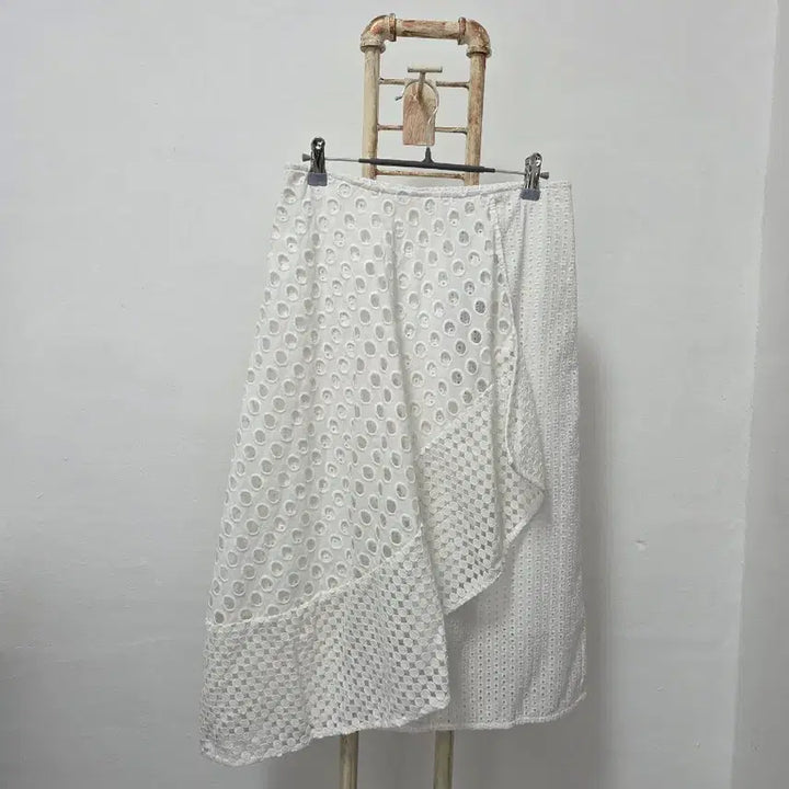 [BUNJANG] SJ WANI Punching Skirt New with Tags / SJ WANI  펀칭스커트 택채새상품