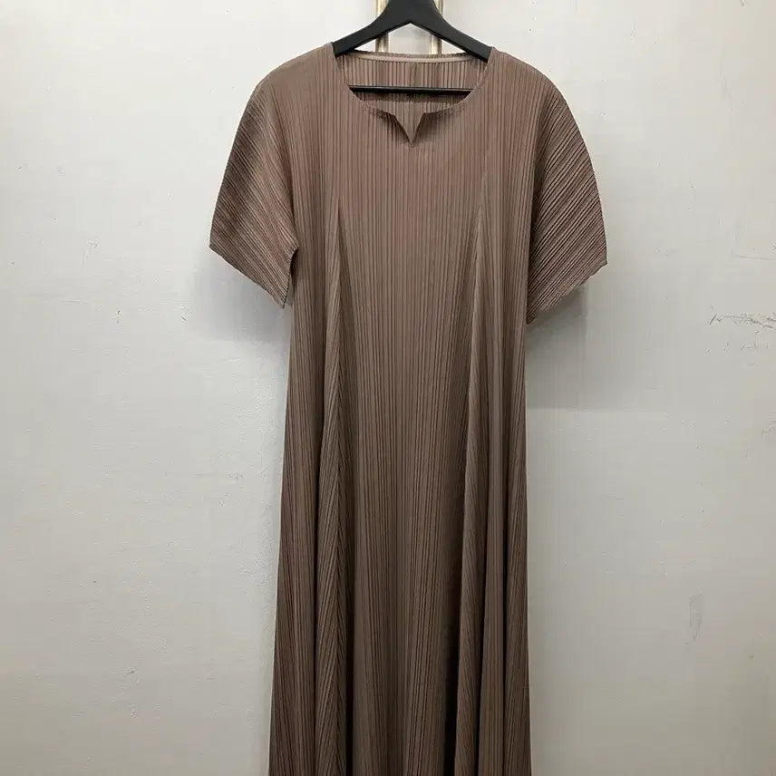 [BUNJANG] Evercue Wrinkled Dress / evercue 쭈글이 원피스 F(77~88)