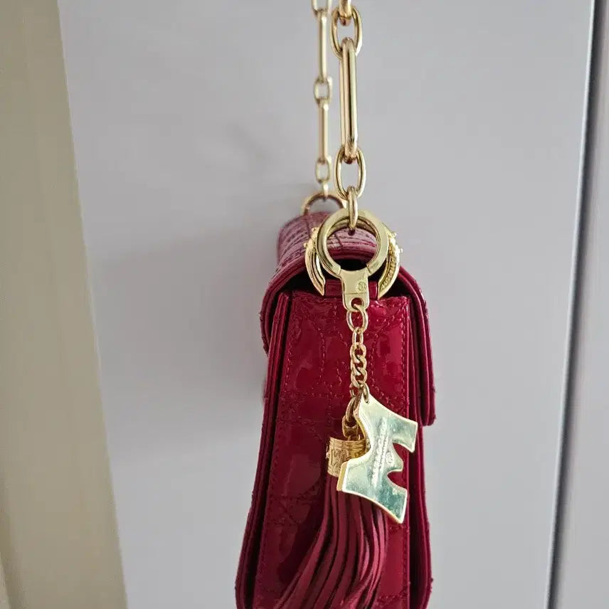 [BUNJANG] MCM Chain Shoulder Bag Red + Tassel / 메트로시티 체인 숄더백 레드 + 태슬