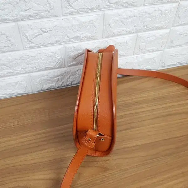 [BUNJANG] A.P.C. Demi-Lune Saffiano Leather Crossbody Bag / 아페쎄(A.P.C.) 데미룬 크로스백