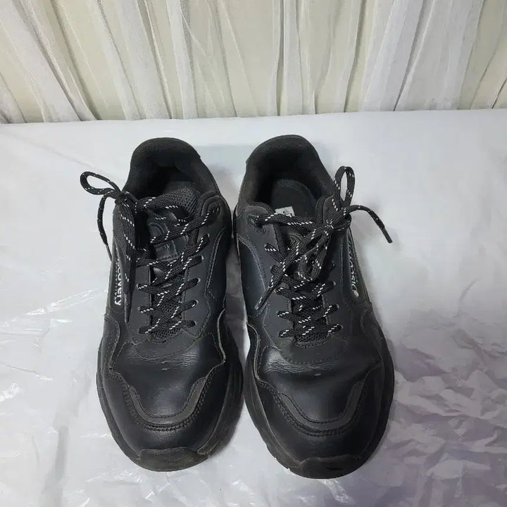 [BUNJANG] Discovery Expedition Black Sneakers Size 250 / 디스커버리 익스페디션 블랙 운동화250