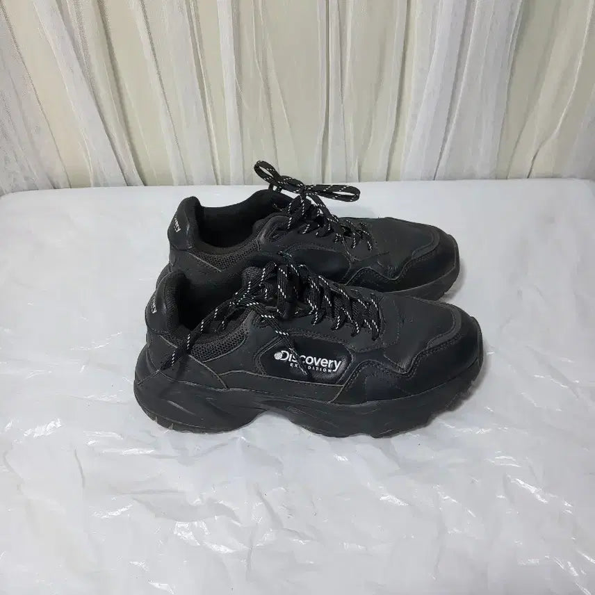 [BUNJANG] Discovery Expedition Black Sneakers Size 250 / 디스커버리 익스페디션 블랙 운동화250