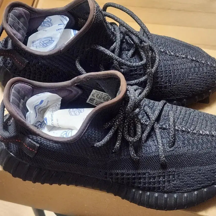 [BUNJANG] Adidas Yeezy Boost 350 V2 Black / 아디다스 이지부스트 350 V2 블랙