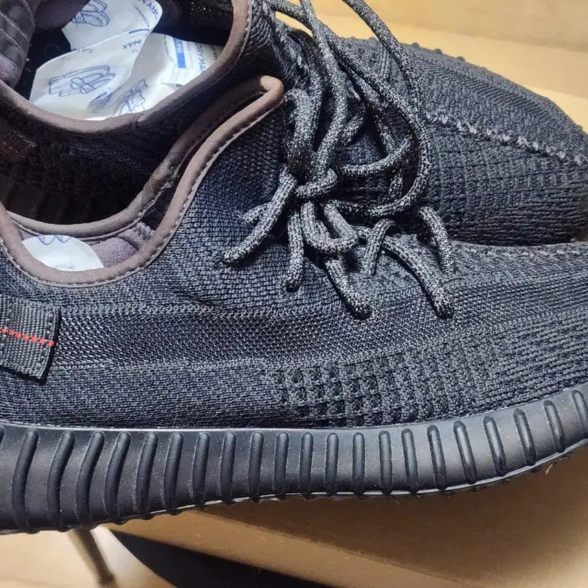 [BUNJANG] Adidas Yeezy Boost 350 V2 Black / 아디다스 이지부스트 350 V2 블랙