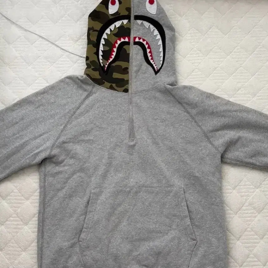 [BUNJANG] BAPE Shark Camo Full Zip Hoodie / 베이프 샤크 반카모 후드집업 반집업