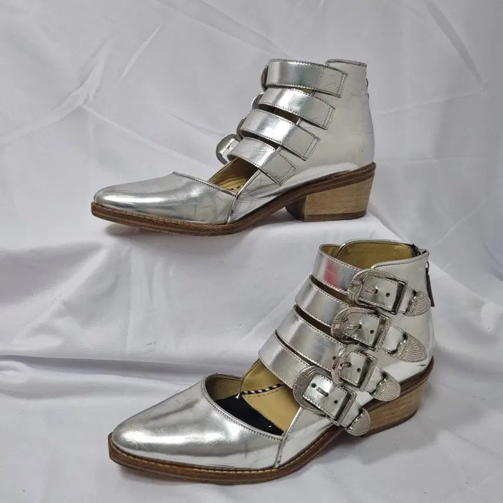 [BUNJANG] Toga Pulla Cut-Out Ankle Boots Silver / 빈티지하서 36 230 토가 풀라 컷아웃 앵클 부츠 실버