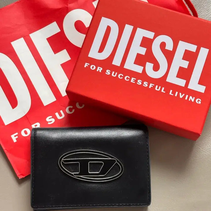 [BUNJANG] Diesel Trifold Coin S Leather Wallet Black / 디젤 지갑 트라이폴드 코인 S 레더 월렛 블랙 가죽 3단 반지갑