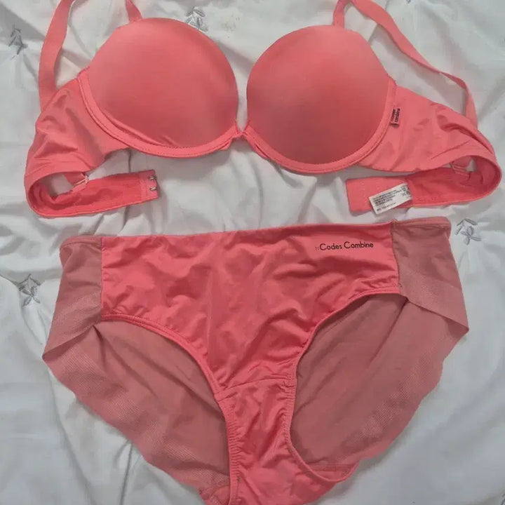 [BUNJANG] Codes Combine Coral Bra &amp; Panty Set (Used) / Codes Combine 브라팬티(중고)