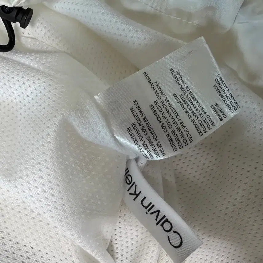 [BUNJANG] Calvin Klein White Windbreaker Hooded Jacket / 캘빈클라인 화이트 바람막이 후드 자켓