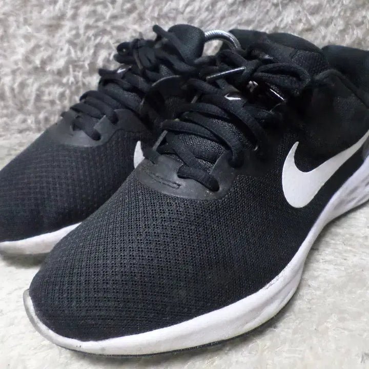 [BUNJANG] Nike Revolution 5 Black Sneakers / 후루룩구제2 255 나이키 레볼루션5 블랙 운동화 신발 260511