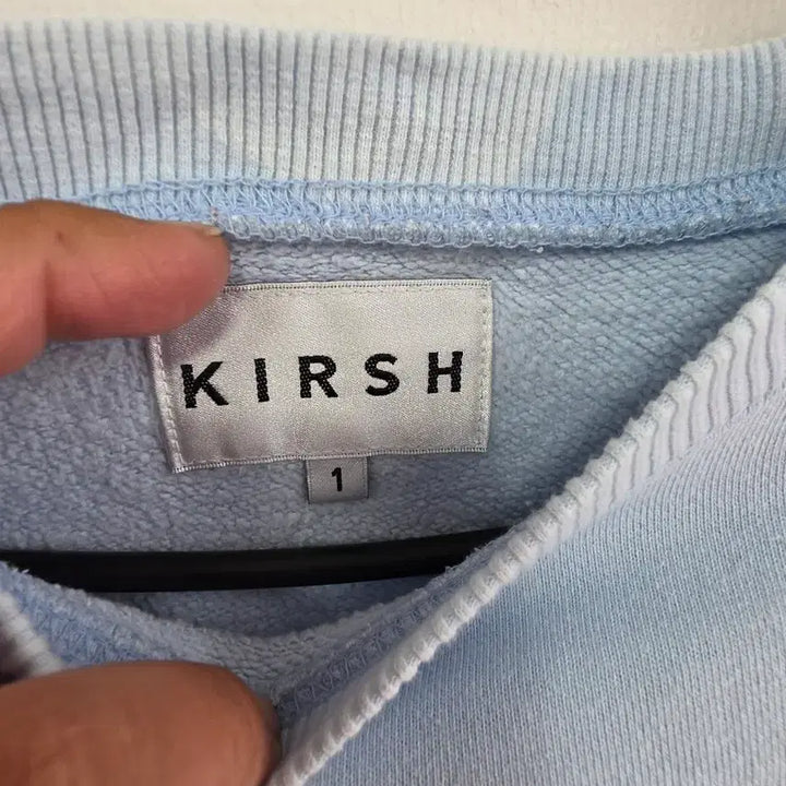 [BUNJANG] Kirsh Cherry Embroidery Sweatshirt Sky Blue / 키리쉬 체리 자수 맨투맨 하늘색