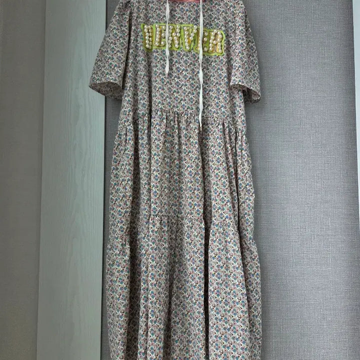 [BUNJANG] Evo Pearl Detail Volume Sleeve Maxi Dress / evo 진주알 볼륨소매 후드 풍성맥시원피스
