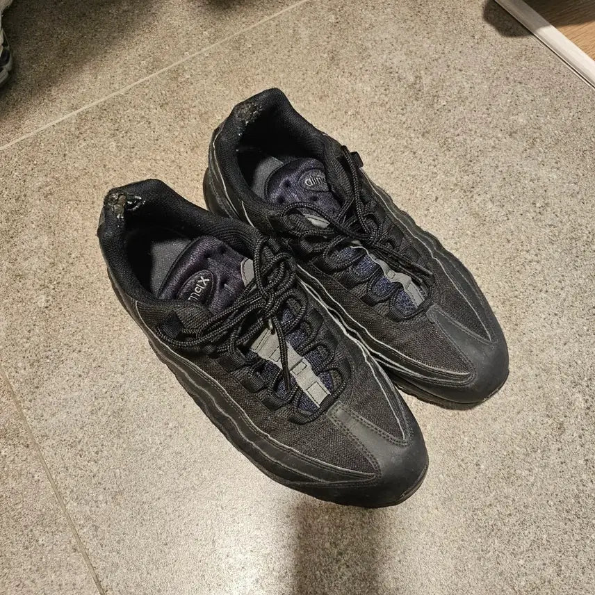 [BUNJANG] Nike Air Max 95 All Black Sneakers (280mm) / 나이키 에어맥스 95 올검 280 판매