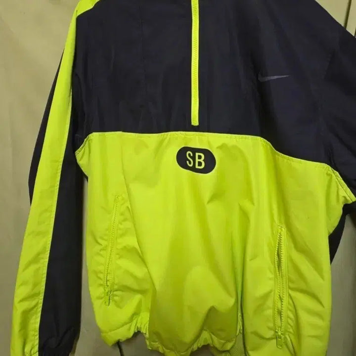 [BUNJANG] Nike SB Black/Neon Windbreaker Anorak Jacket / 나이키 SB 블랙/형광 윈드브레이커