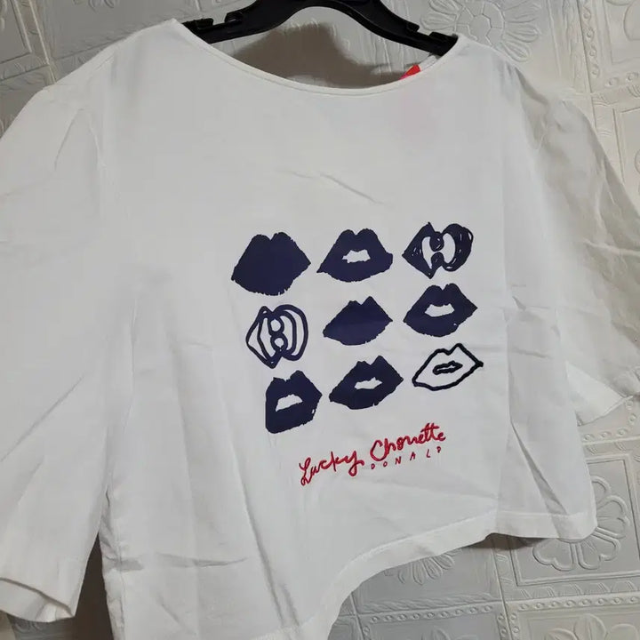 [BUNJANG] Lucky Chouette Embroidered Printing T-Shirt / 럭키슈에뜨 자수 프린팅 티셔츠