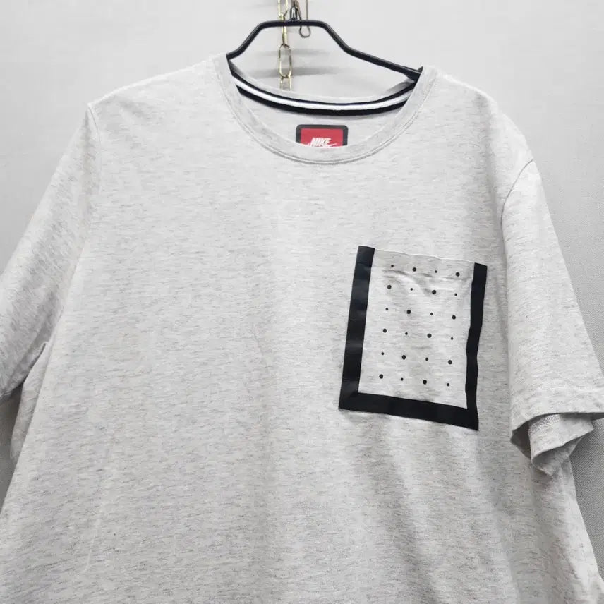 [BUNJANG] Nike Dot Taping One-Pocket Short Sleeve T-Shirt XL / 나이키 도트 테이핑 원포켓 반팔티 XL(L)