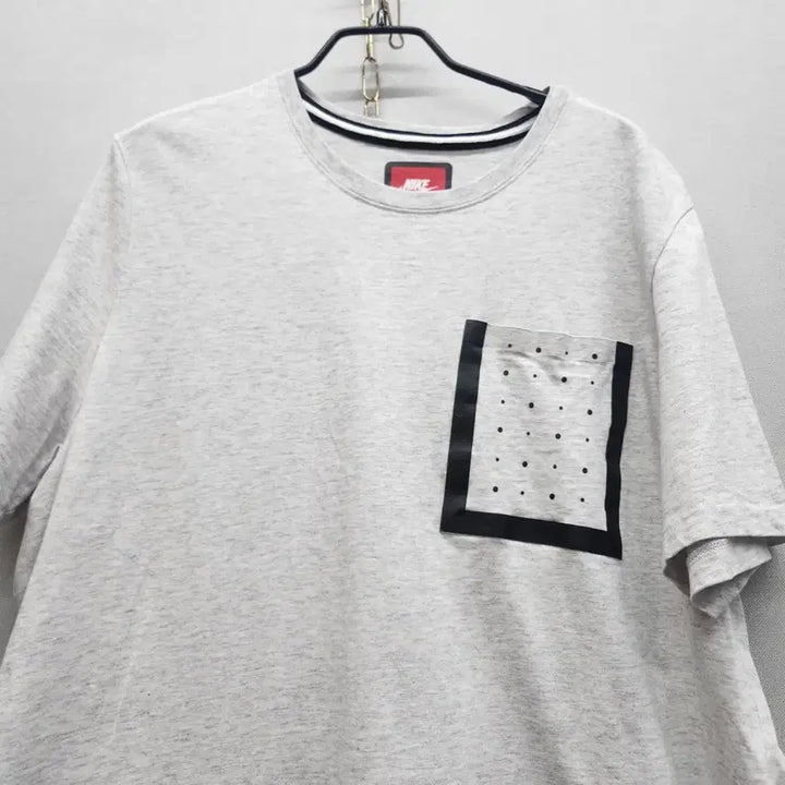 [BUNJANG] Nike Dot Taping One-Pocket Short Sleeve T-Shirt XL / 나이키 도트 테이핑 원포켓 반팔티 XL(L)