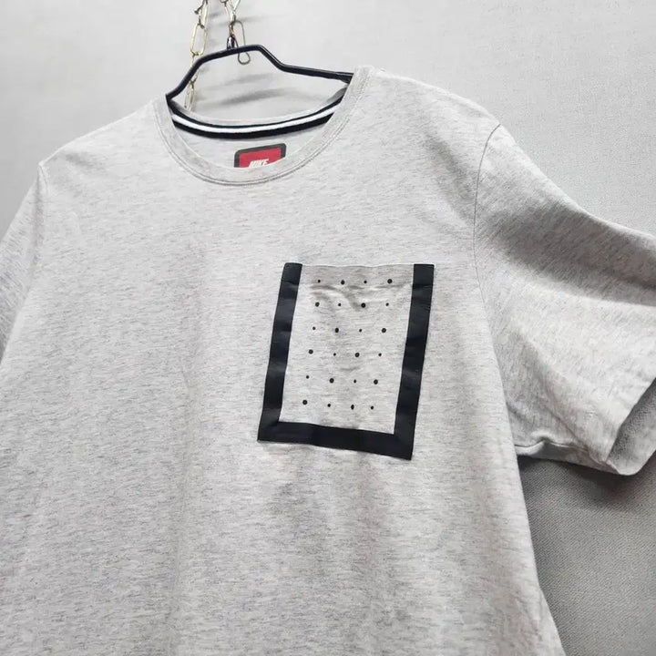 [BUNJANG] Nike Dot Taping One-Pocket Short Sleeve T-Shirt XL / 나이키 도트 테이핑 원포켓 반팔티 XL(L)