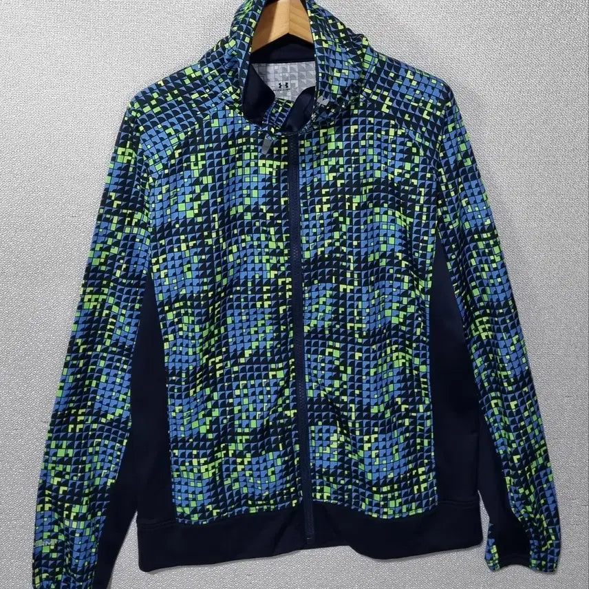 [BUNJANG] SM Under Armour Lightweight Multi-Color Windbreaker / SM ) 언더아머 멀티컬러 경량 바람막이