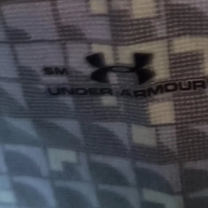 [BUNJANG] SM Under Armour Lightweight Multi-Color Windbreaker / SM ) 언더아머 멀티컬러 경량 바람막이