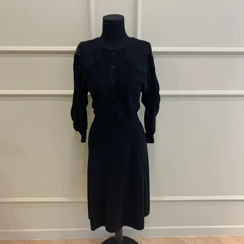 [BUNJANG] Fendi Lace Embroidered Knit Dress Black / 267000855 펜디 레이스 자수 니트 원피스 블랙