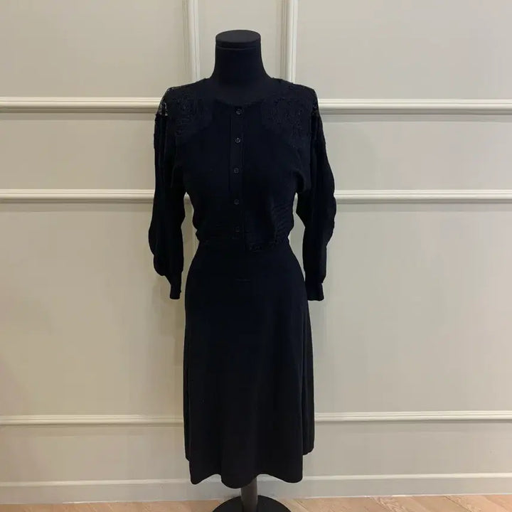 [BUNJANG] Fendi Lace Embroidered Knit Dress Black / 267000855 펜디 레이스 자수 니트 원피스 블랙