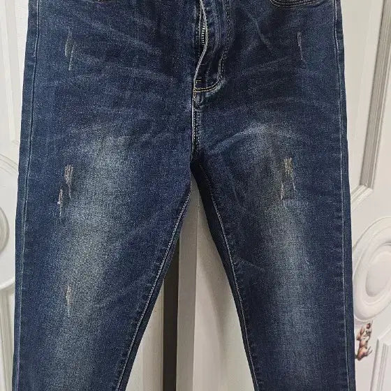 [BUNJANG] Damaged Wash Denim Skinny Jeans / 데미지 워싱 데님 청바지