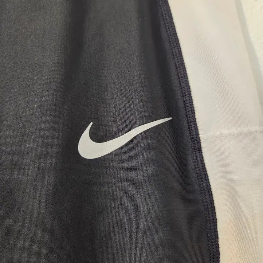 [BUNJANG] Nike Black/White Mesh Detail Leggings / 나이키 블랙/화이트 레깅스