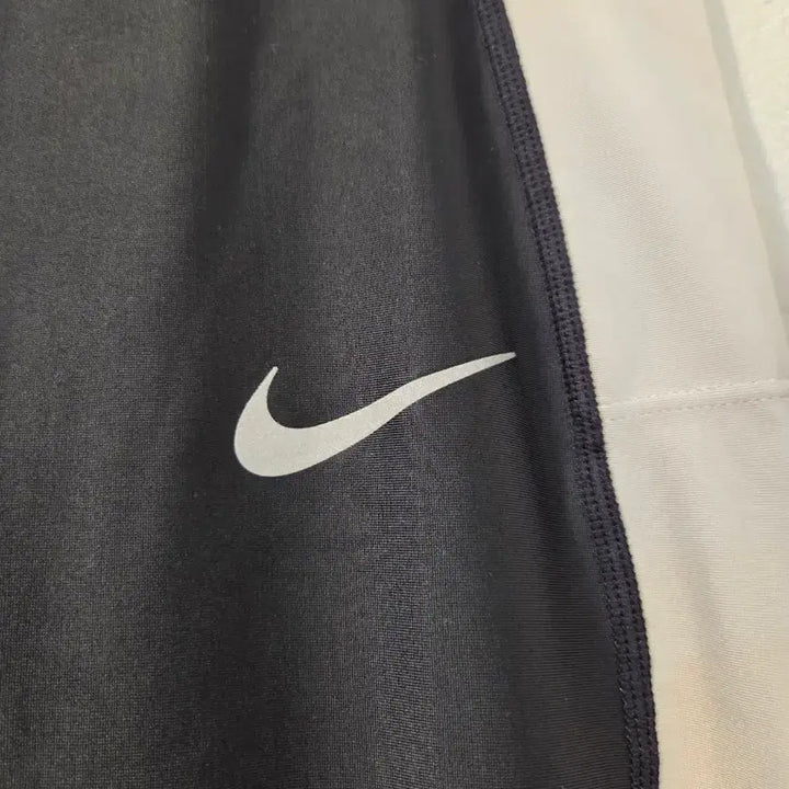 [BUNJANG] Nike Black/White Mesh Detail Leggings / 나이키 블랙/화이트 레깅스