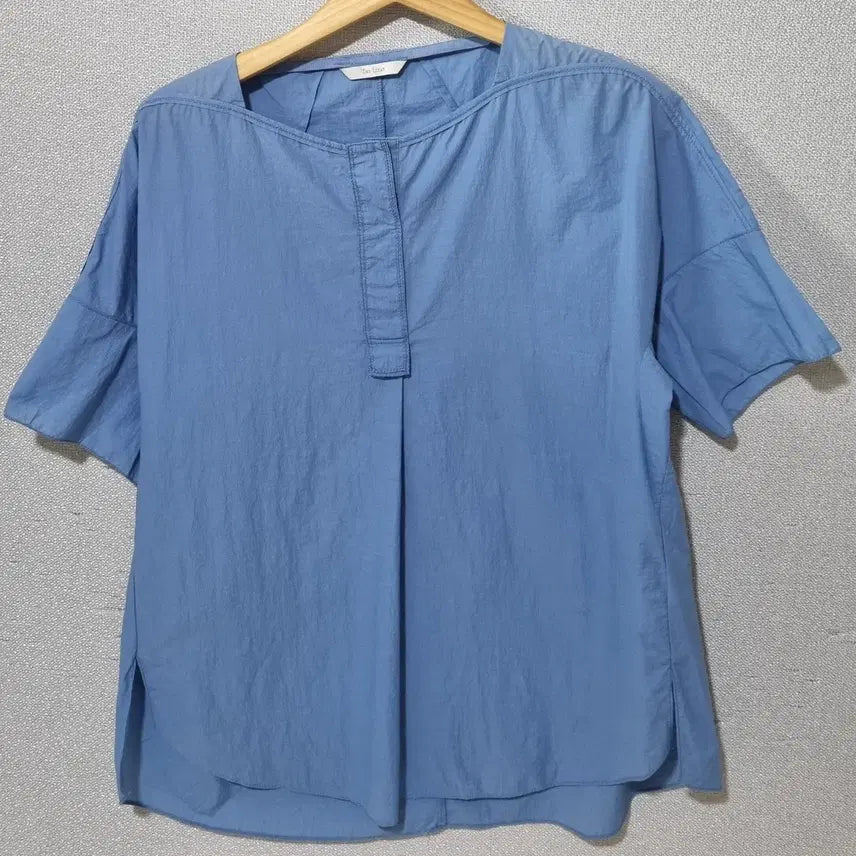 [BUNJANG] The Izzat Sky Blue Short Sleeve Blouse / M (66) 더아이잗 하늘색 스카이블루 반팔 블라우스