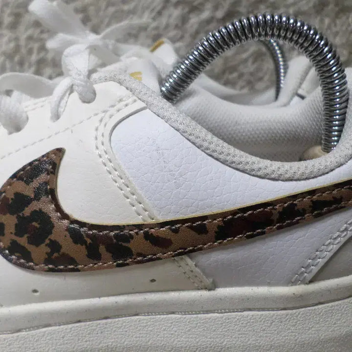 [BUNJANG] Nike Court Vision Alta White Leopard Sneakers / 후루룩구제2 240 나이키 코트비전알타 화이트 레오파드 운동화260511
